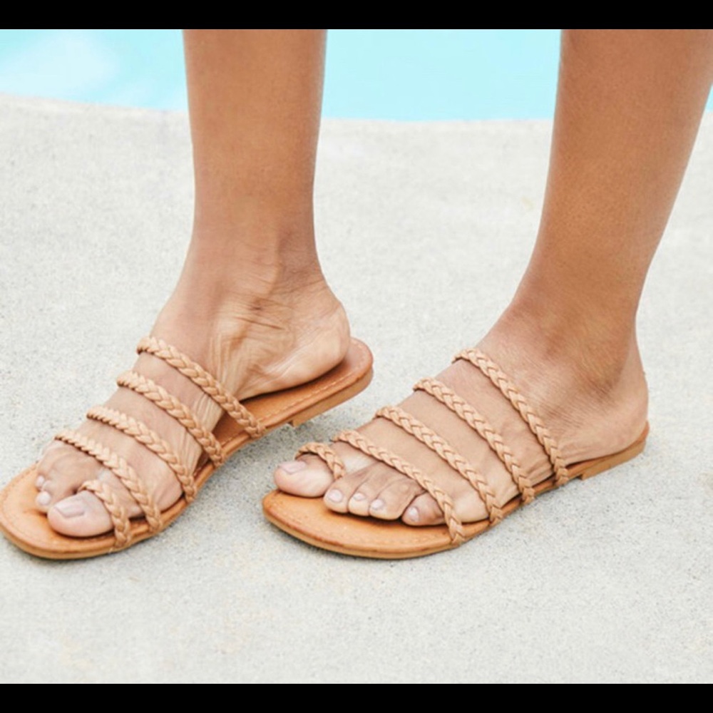 BRAND NEW LA Hearts Braided Sandal